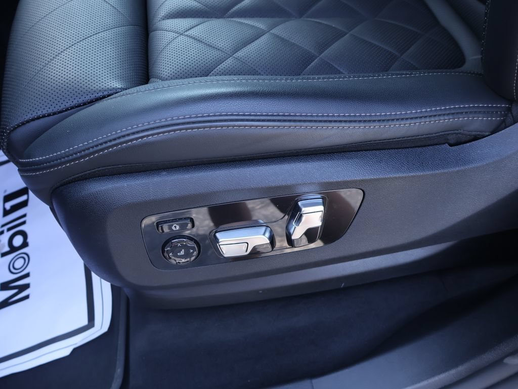 2025 BMW X7 40i - Photo 25