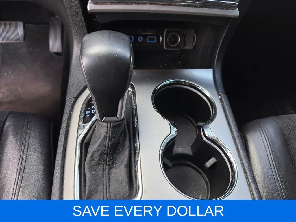 Used 2019 White Jeep Altitude image 14