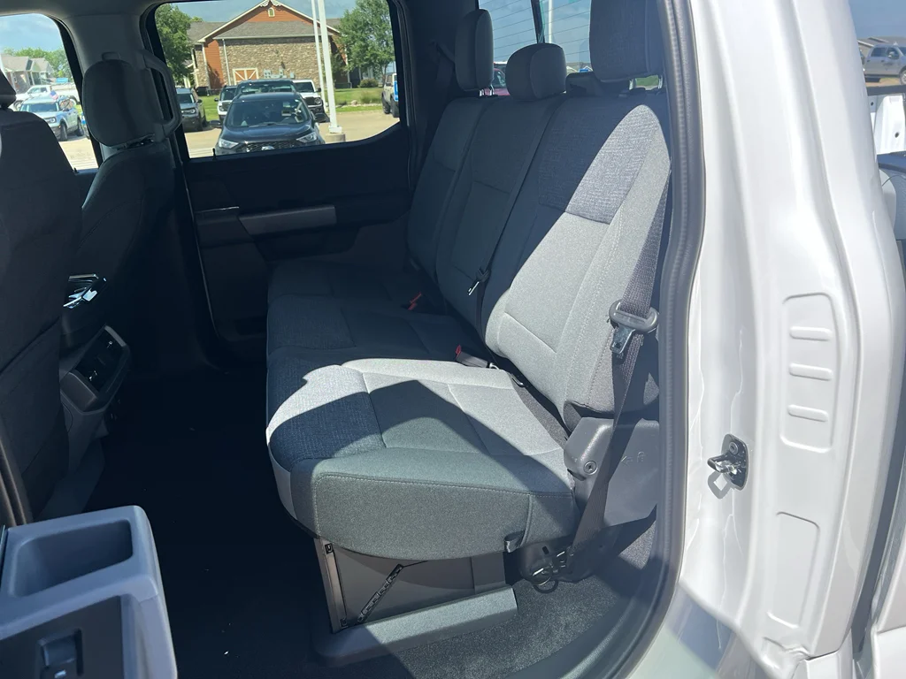 New 2026 Oxford White Ford XLT image 19