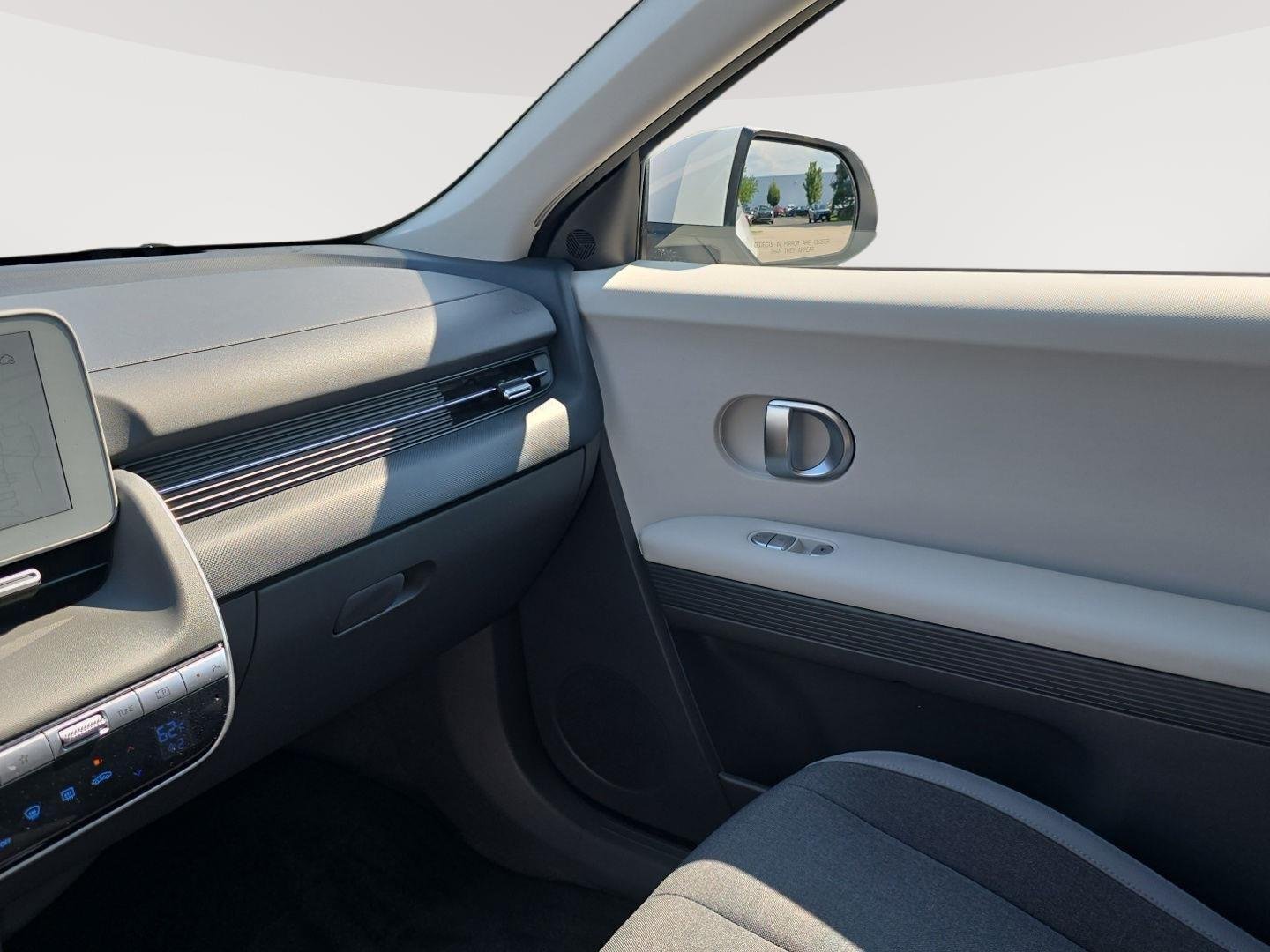 Used 2024 Atlas White Hyundai SE image 22