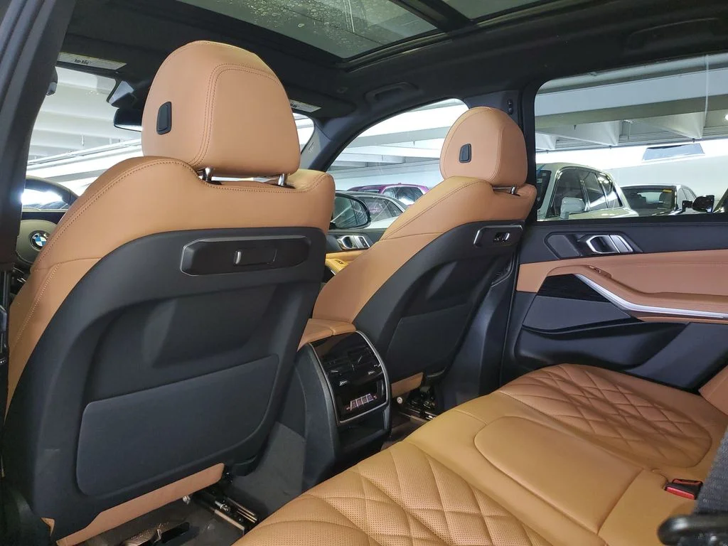 New 2026 Black Sapphire Metallic BMW sDrive40i image 10