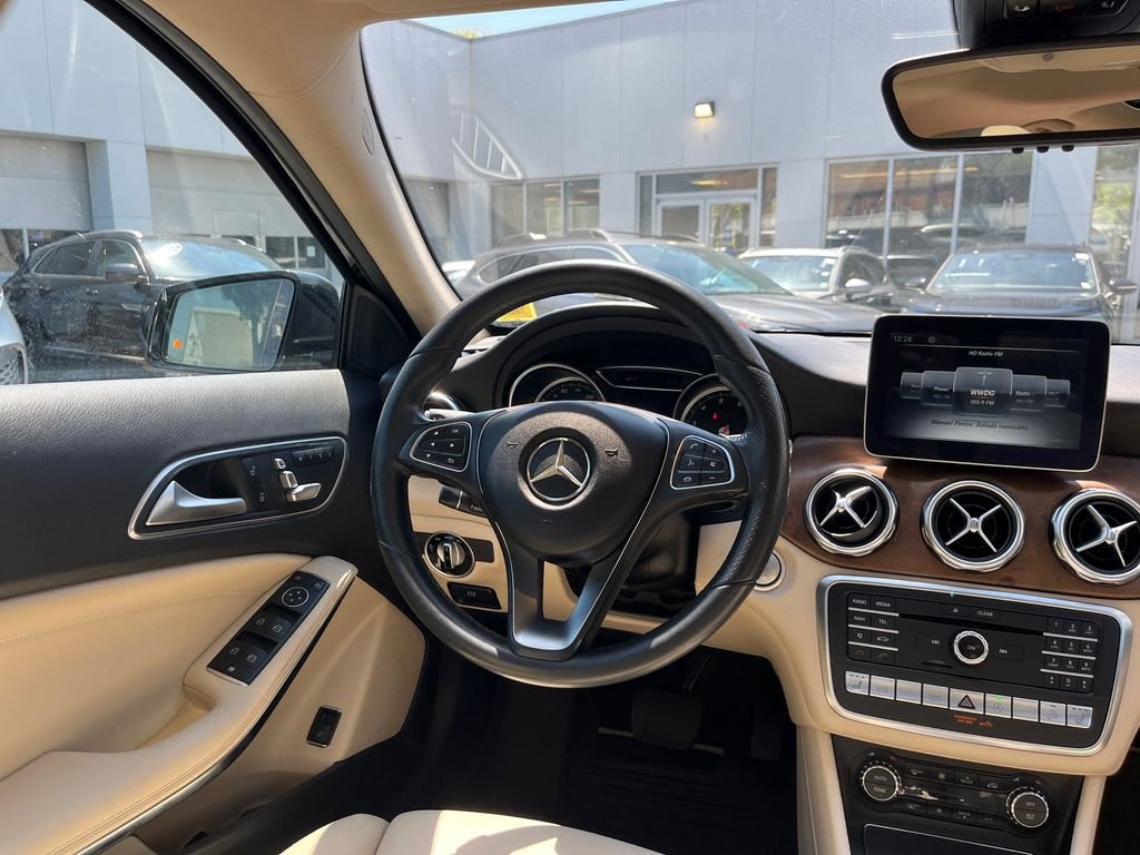 Used 2018  Mercedes-Benz GLA 250 image 27