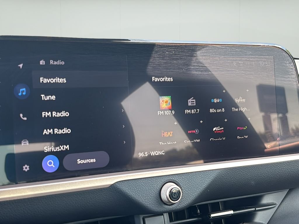 2023 Toyota Crown XLE - Photo 30
