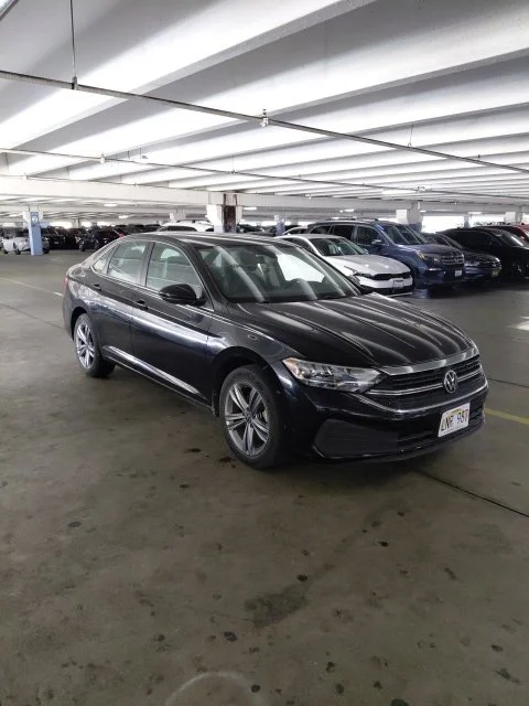 Used 2024  Volkswagen 1.5T SE image 1