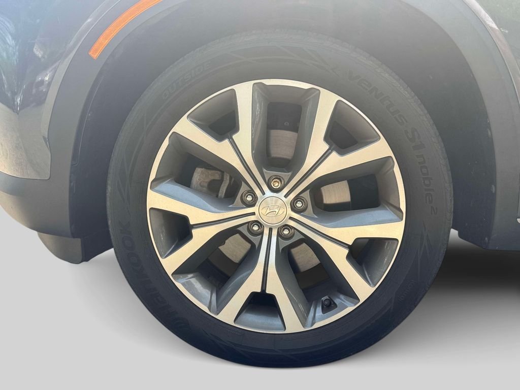 Used 2021 Gray Hyundai SEL image 8