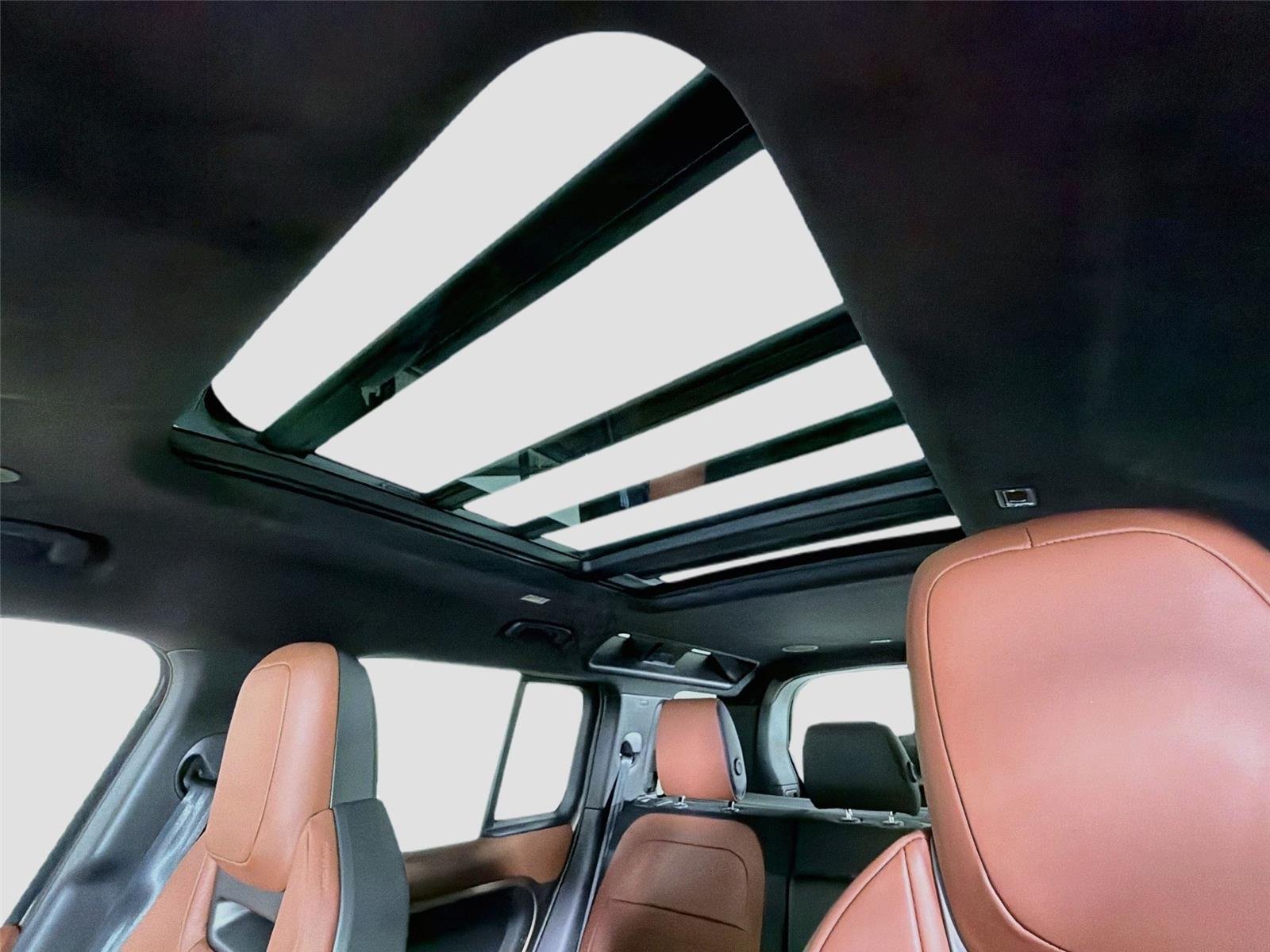 New 2026 Petra Copper LAND ROVER  OCTA image 21