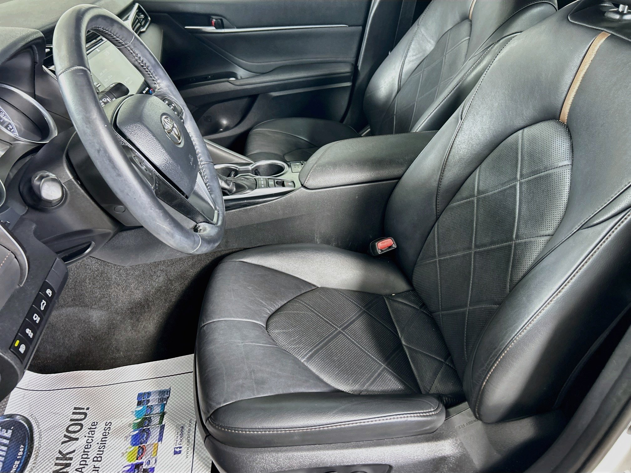 Used 2018 Wind Chill Pearl Toyota XLE image 21