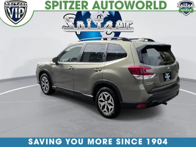 Used 2021 Green Subaru Premium image 12