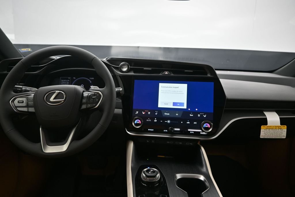 New 2026 Oxygen White Lexus  350e PREMIUM image 19