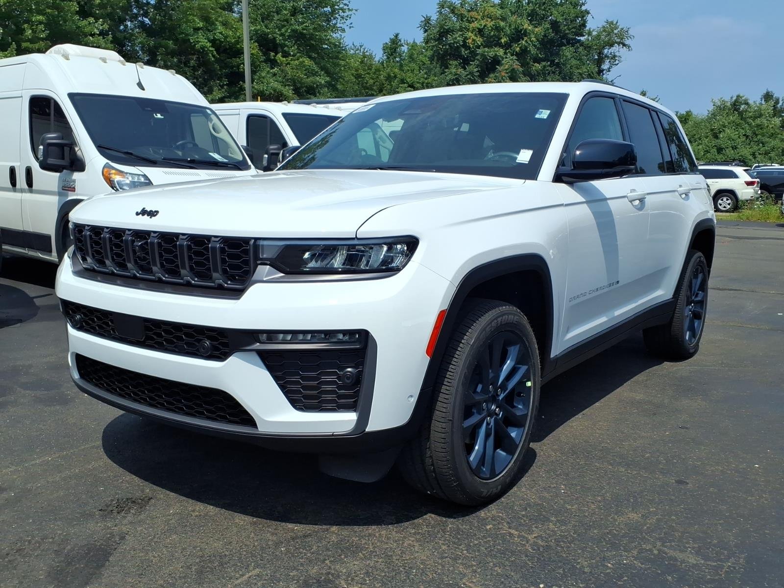 New 2026 Bright White Clear-Coat Exterior Paint Jeep  image 2