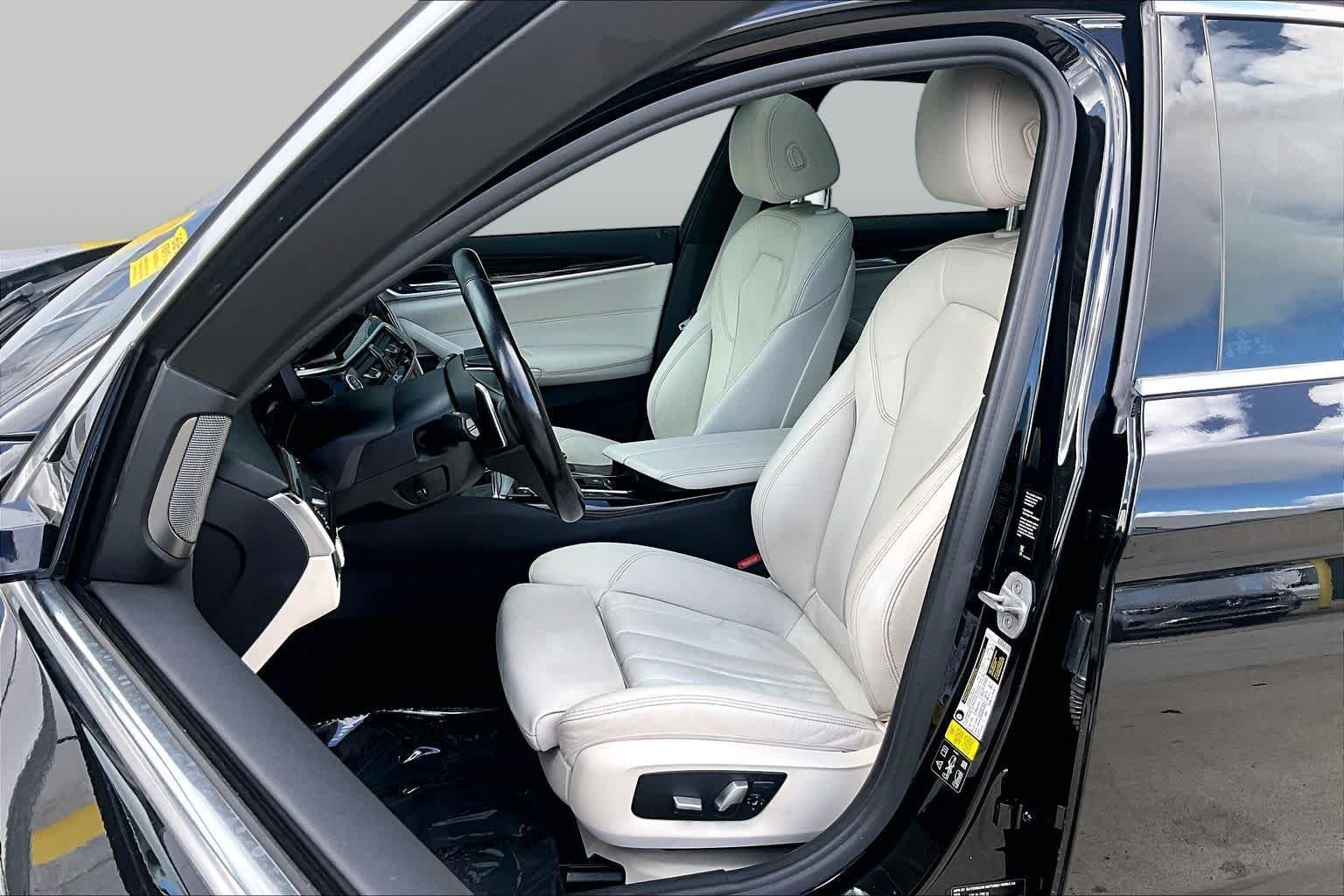 Used 2021 Black Sapphire Metallic BMW 540i xDrive image 8