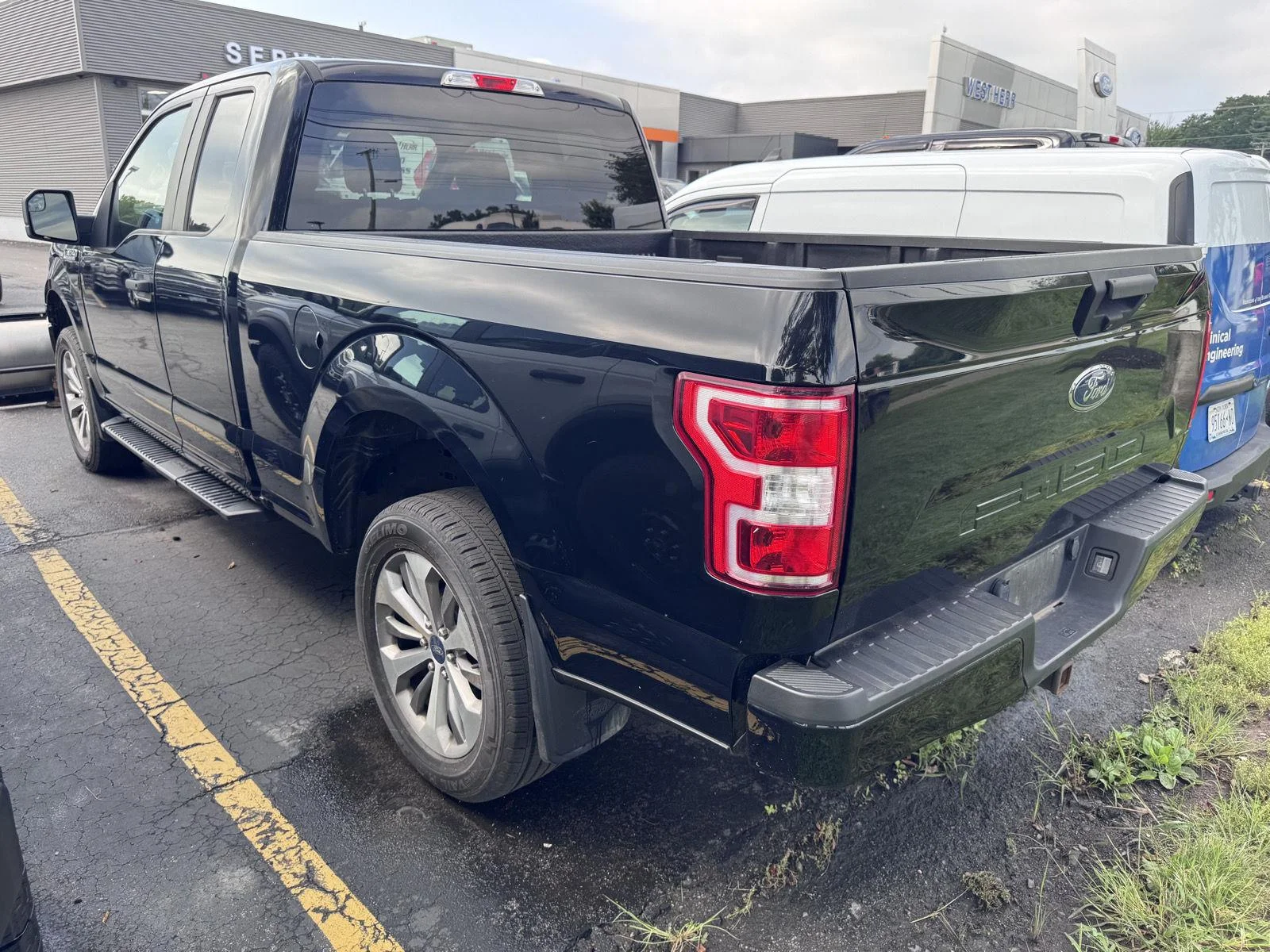 Used 2018 Shadow Black Ford XL image 4