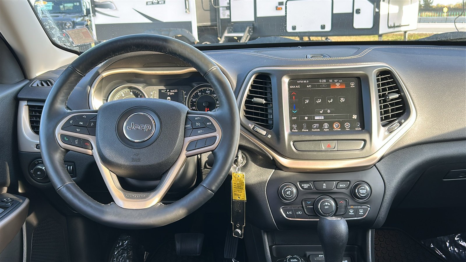 Used 2017 Black Jeep Latitude image 13