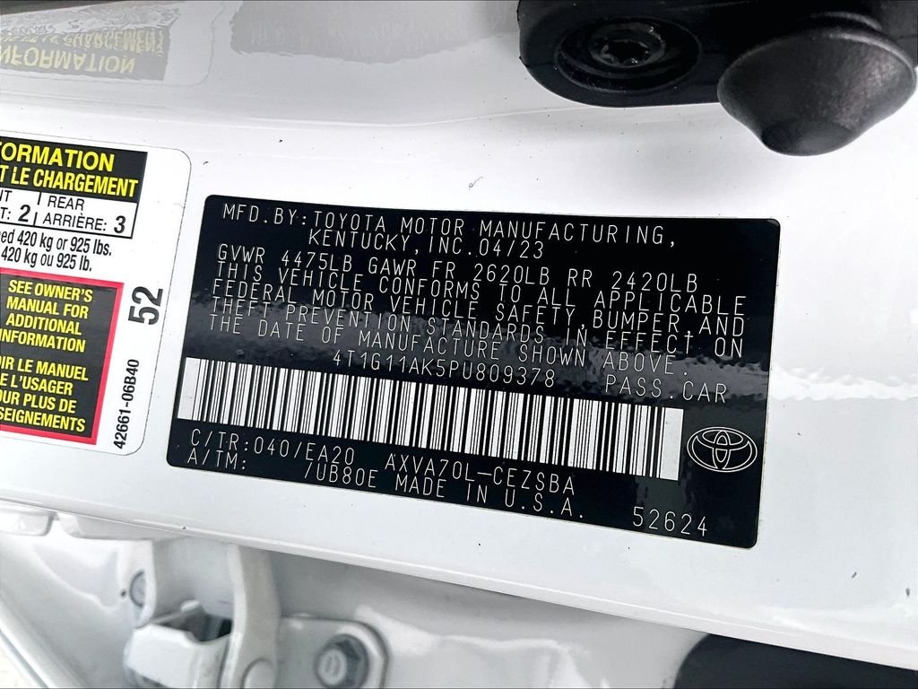 Used 2023 White Toyota SE image 33