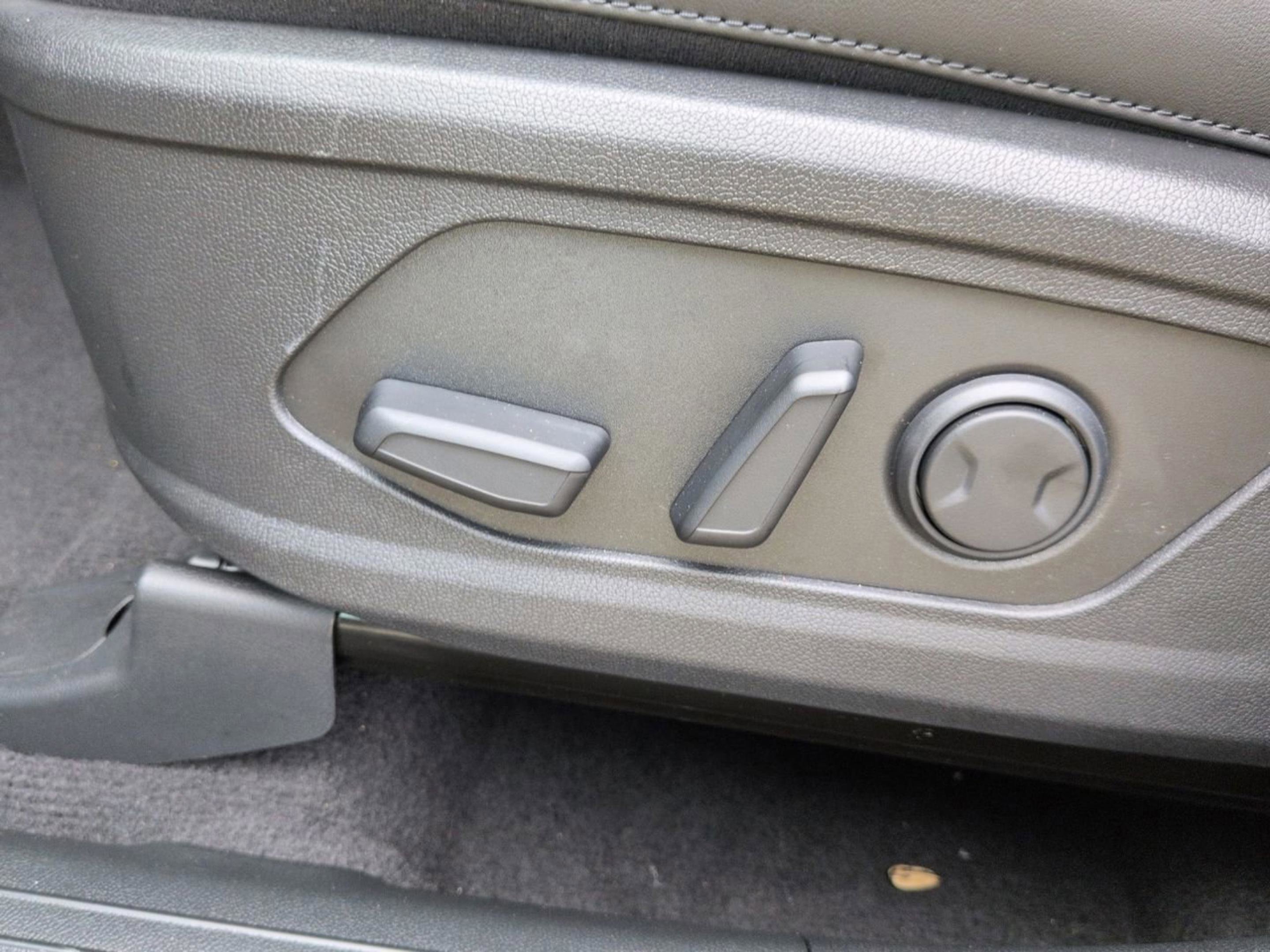 New 2026 Glacial White Kia S image 18