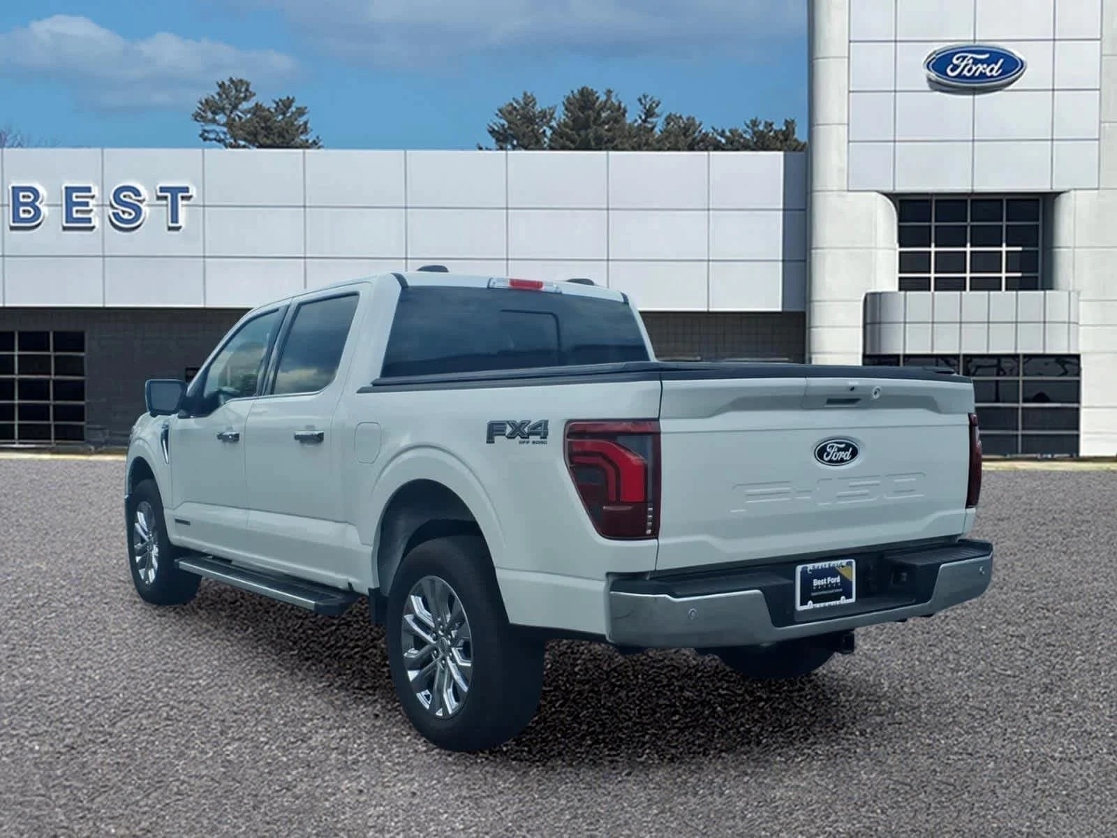Used 2025 Star White Metallic Tri-Coat Ford LARIAT image 8