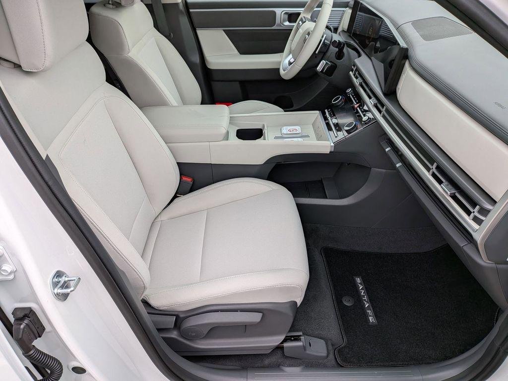 New 2026 White Hyundai SE image 31