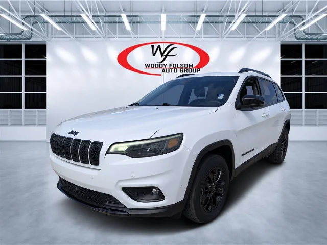 Used 2023 White Jeep Altitude image 7