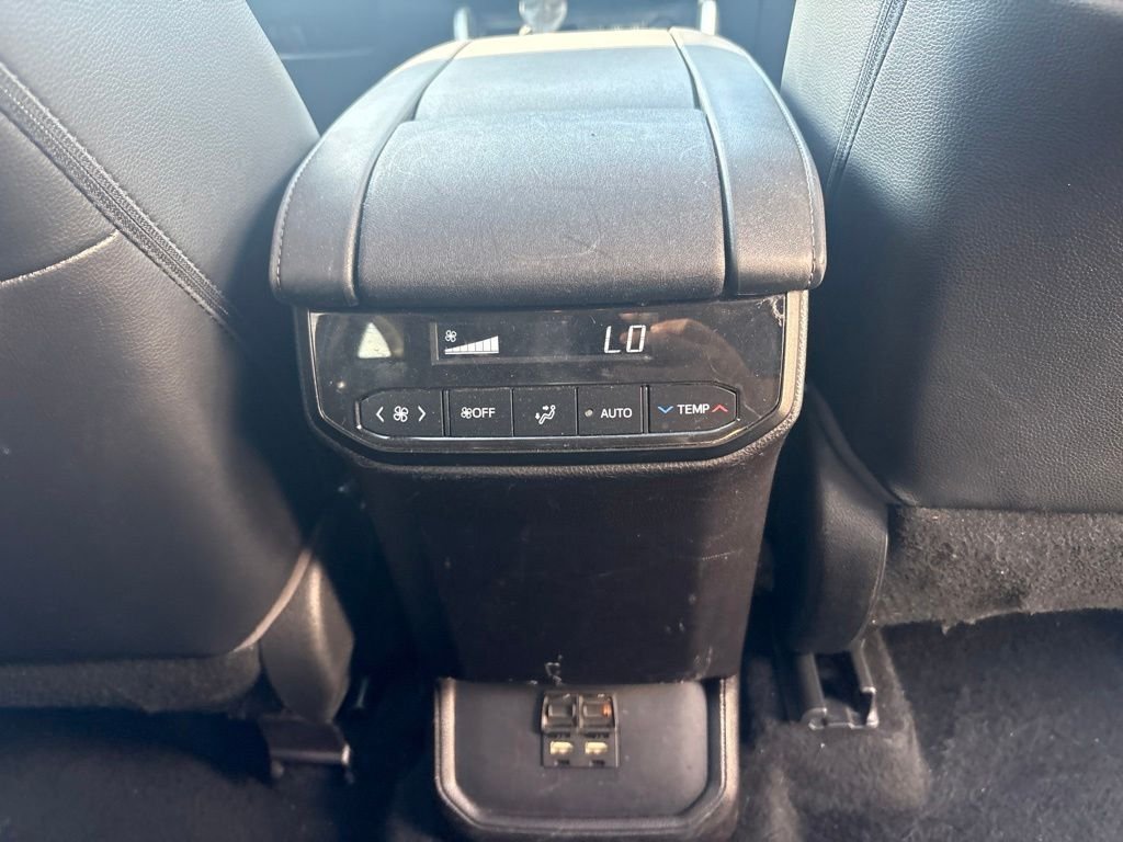 Used 2020 Pearl Toyota XLE image 27
