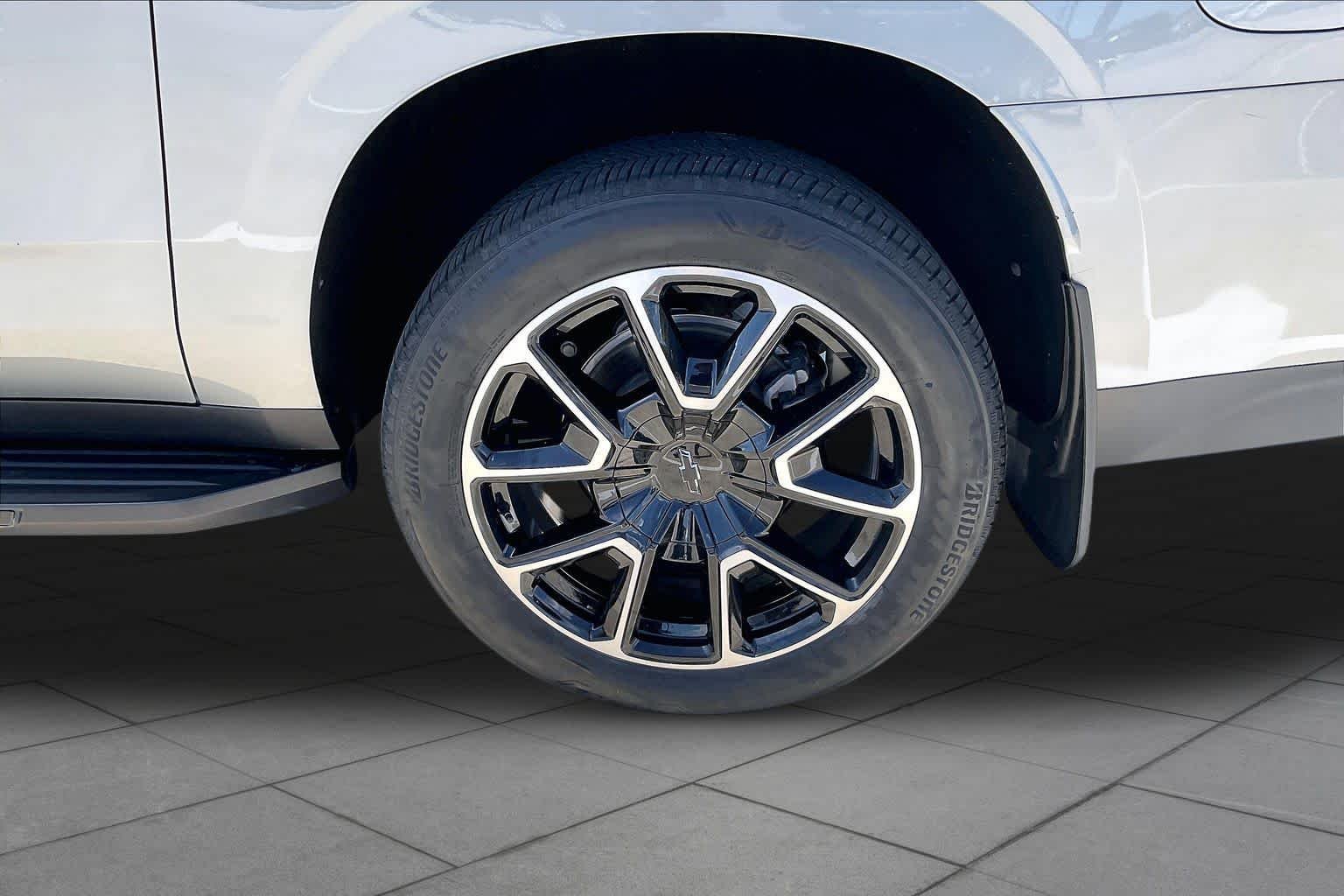 2024 Chevrolet Suburban RST - Photo 11