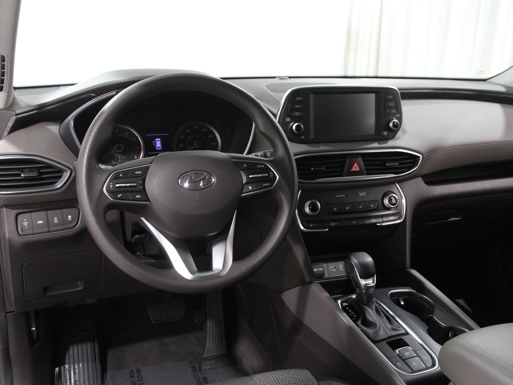 2020 Hyundai Santa Fe SE photo 3