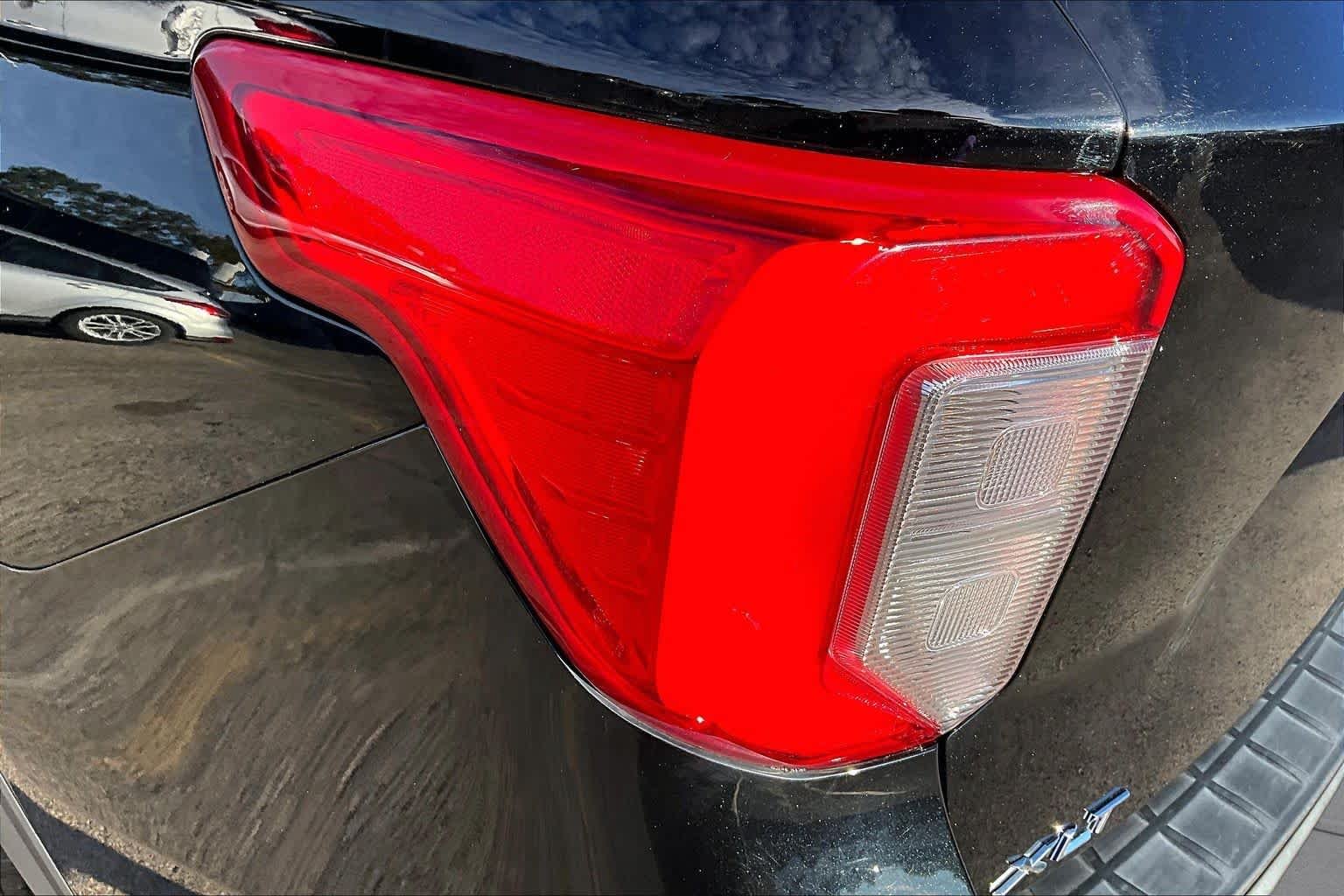 Used 2023 Agate Black Metallic Ford XLT image 31