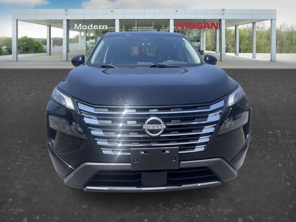 Certified Used 2024 Super Black Nissan SV image 9