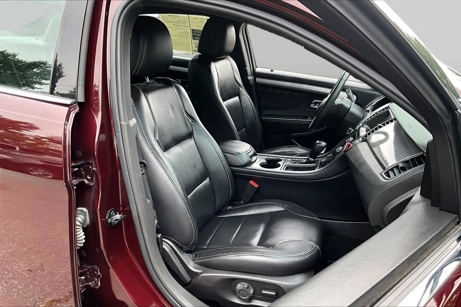 Pre-Owned 2018 Ford Taurus SEL