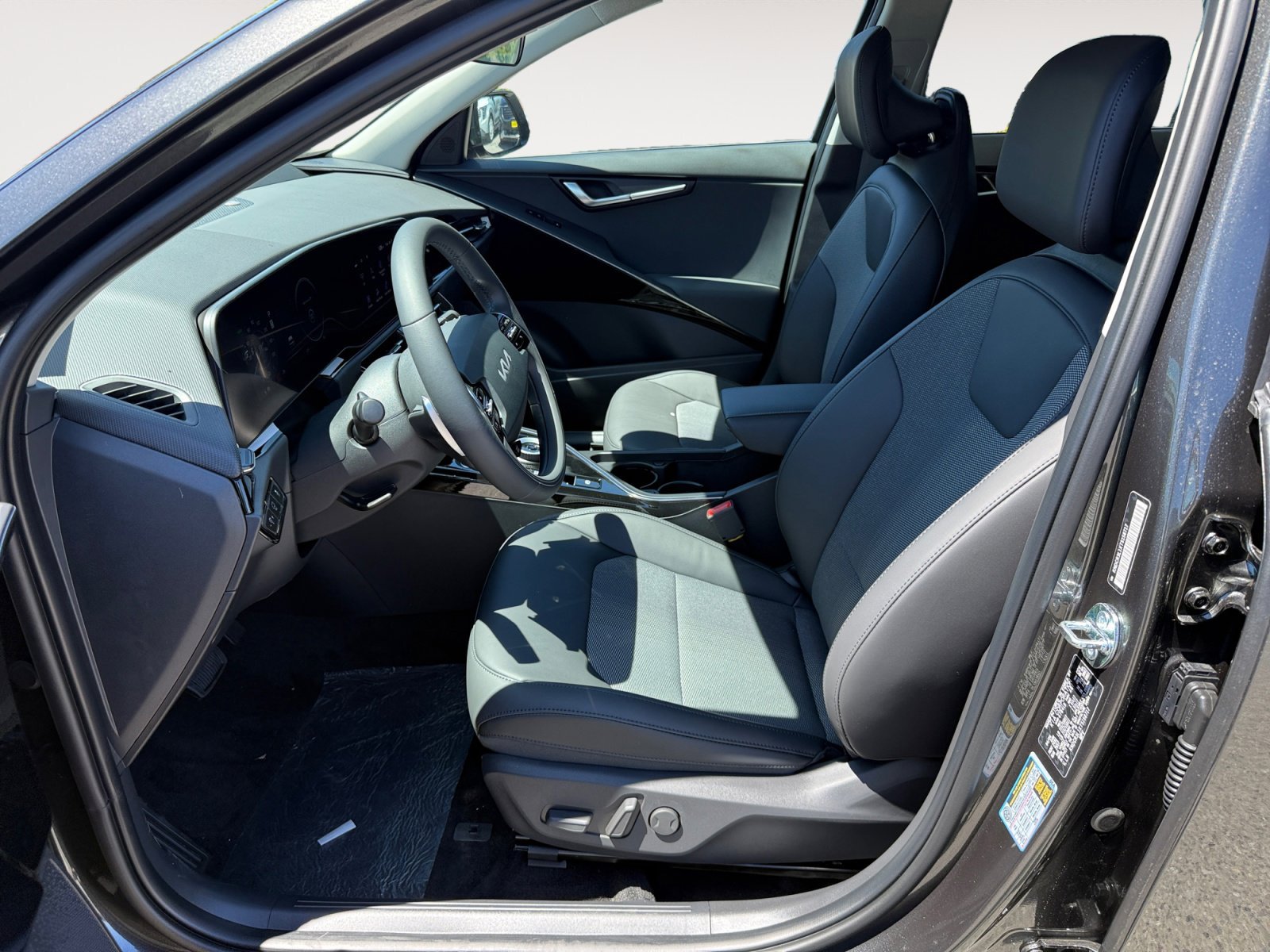 New 2026 Interstellar Gray Kia WIND image 10