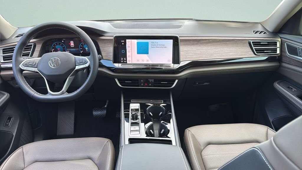 New 2026 Pure Gray Volkswagen 2.0T SEL image 29