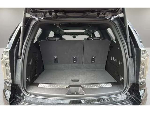 Used 2025 Black Chevrolet High Country image 32