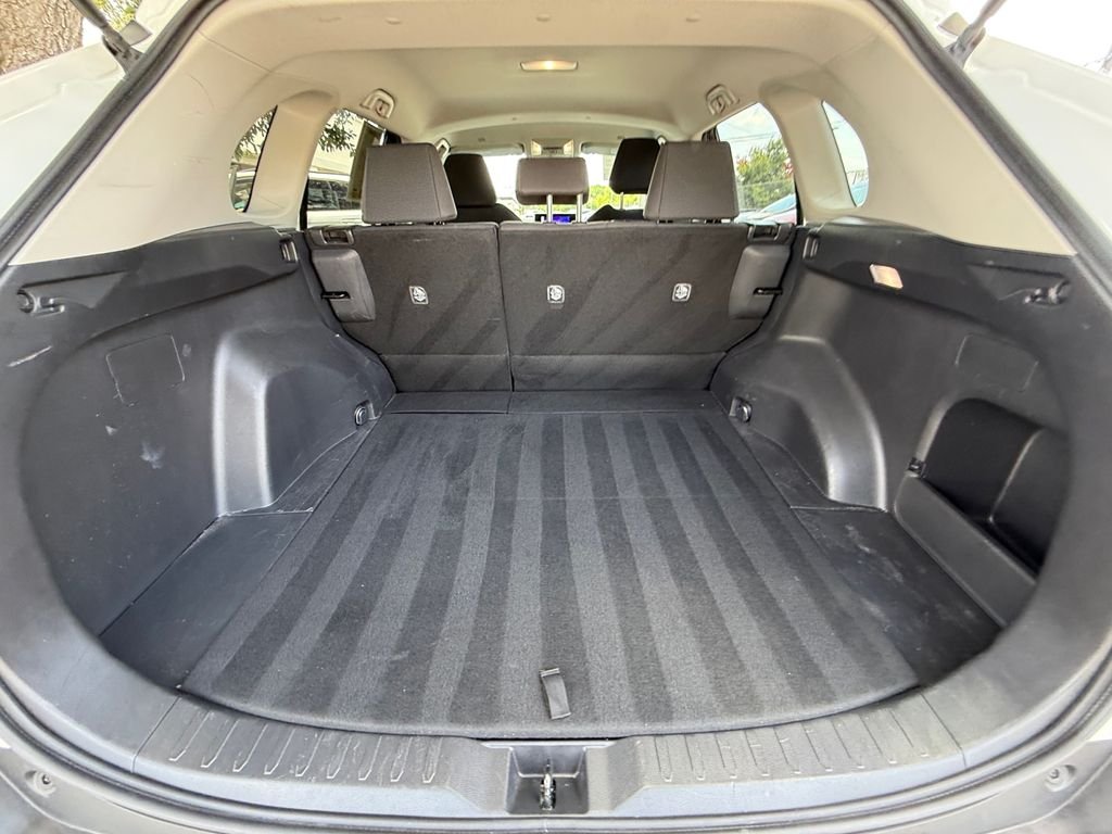 Used 2025 White Toyota LE image 19