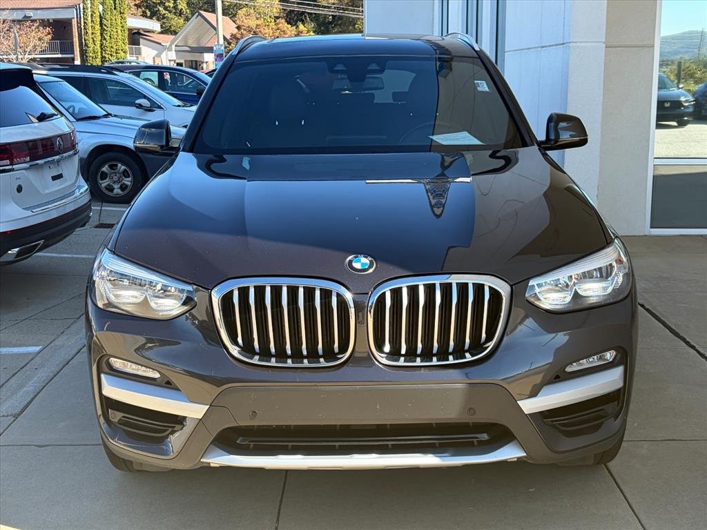 Used 2019 Dark Graphite Metallic BMW xDrive30i image 3