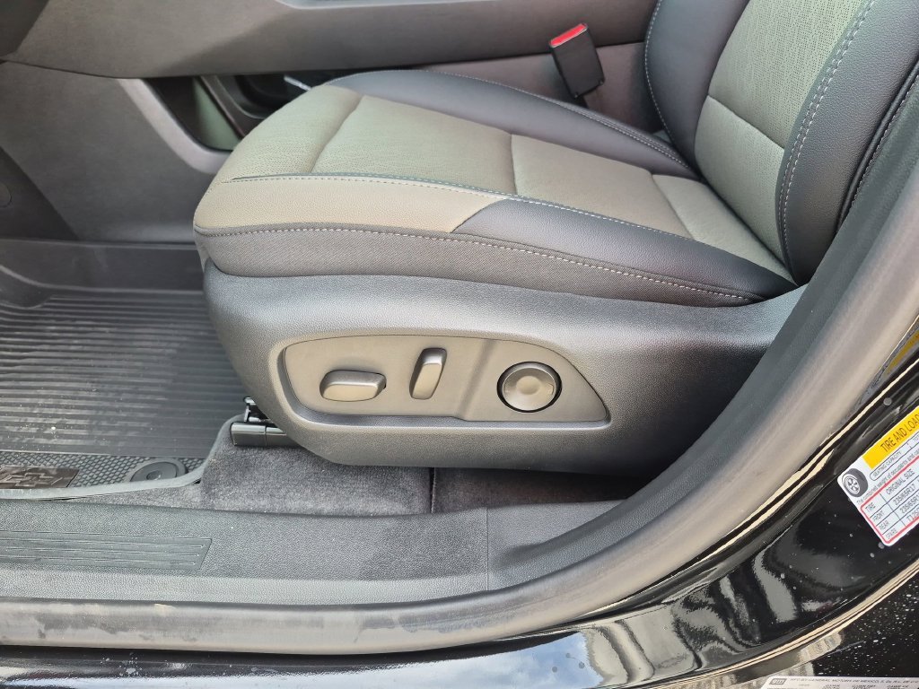 2027 Chevrolet Equinox LT - Photo 18