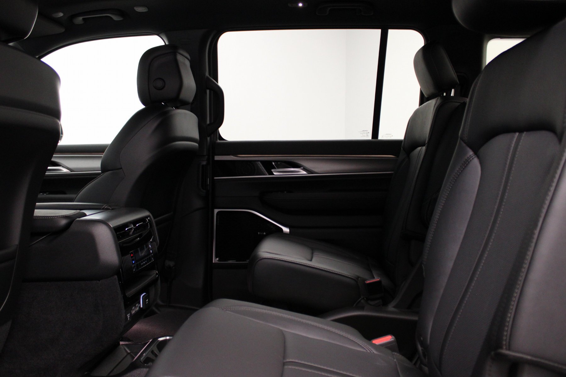New 2026 High Gloss Black Exterior Paint Jeep Limited Altitude 4x4 image 26