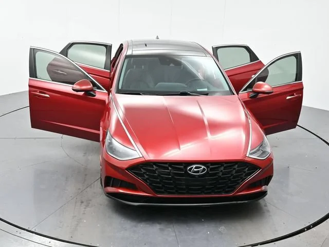 Used 2023 Ultimate Red Hyundai Limited image 43