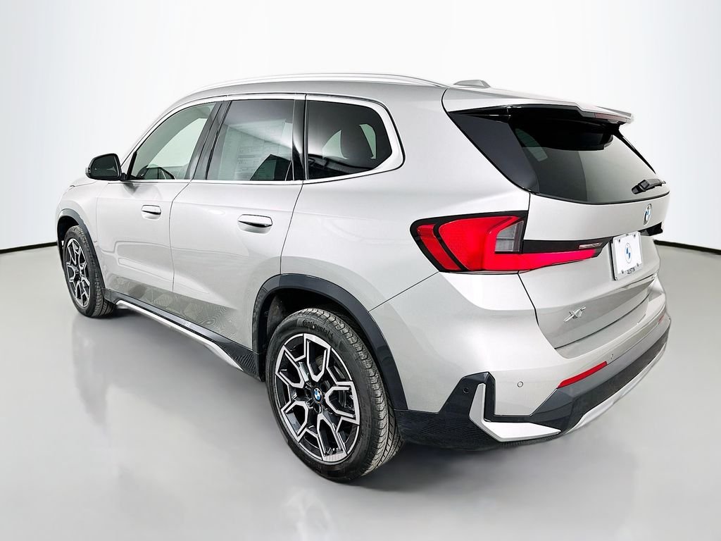 Used 2026 Space Silver Metallic BMW xDrive28i image 7