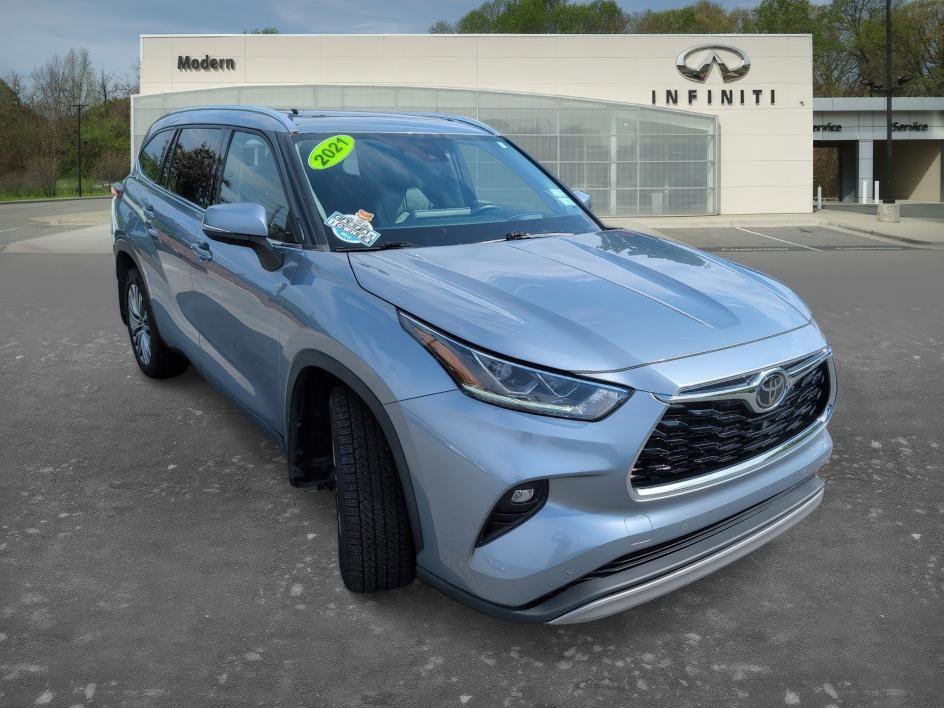 Used 2021 Moon Dust Toyota Platinum image 2