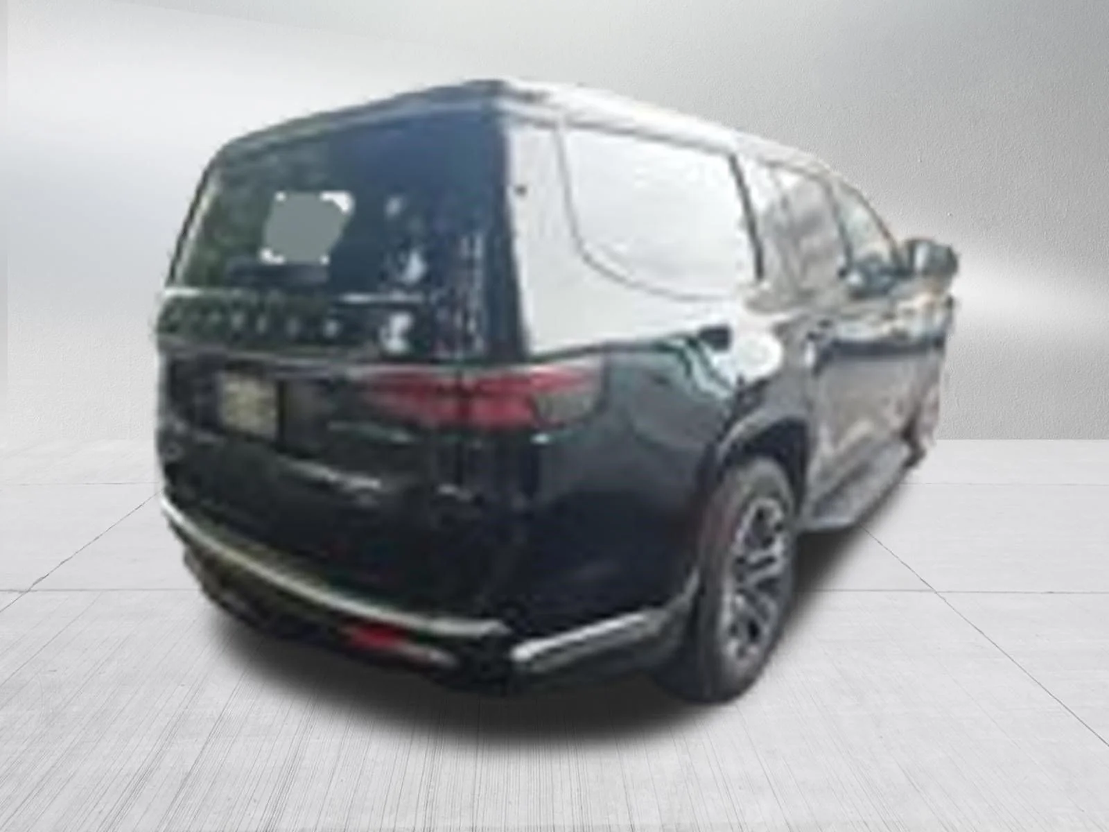 Used 2023 Diamond Black Crystal Pearlcoat Jeep 4WD image 4