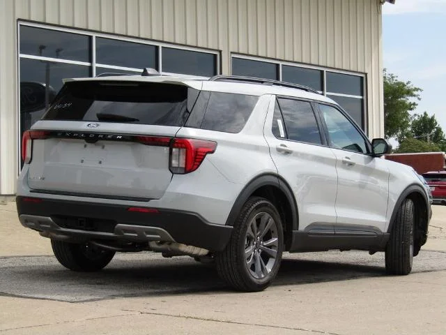 New 2027 Avalanche Gray Ford Active image 39
