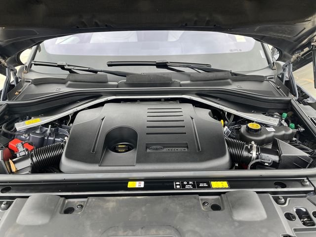 Used 2023 Blue Land Rover SE Dynamic image 19
