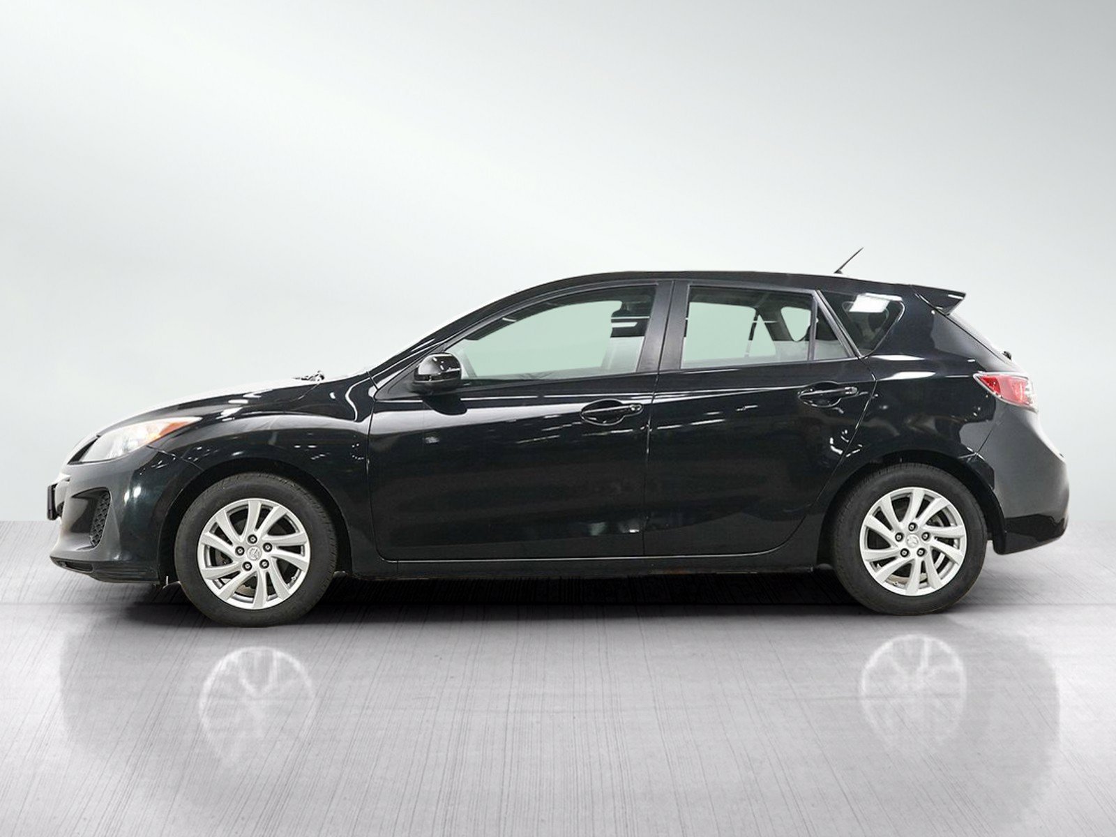 Used 2012 Mazda MAZDA3 i Touring with VIN JM1BL1L78C1632435 for sale in South Saint Paul, Minnesota
