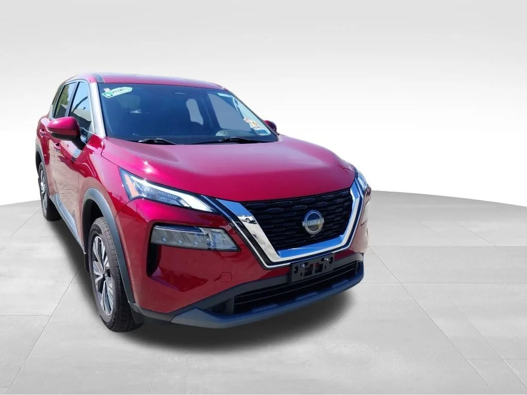 Used 2023 Red Nissan SV image 4