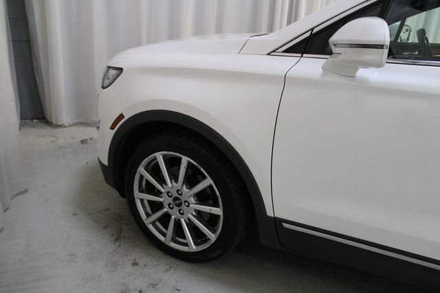 Used 2019 White Lincoln Reserve image 36