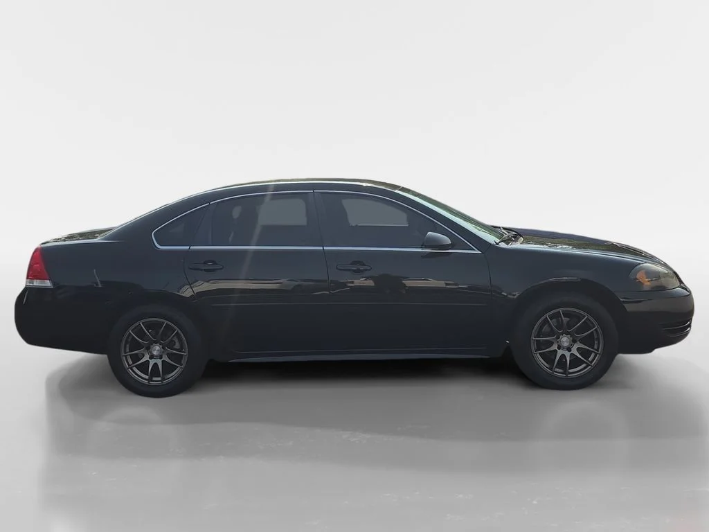 Used 2012 Black Chevrolet LS image 9