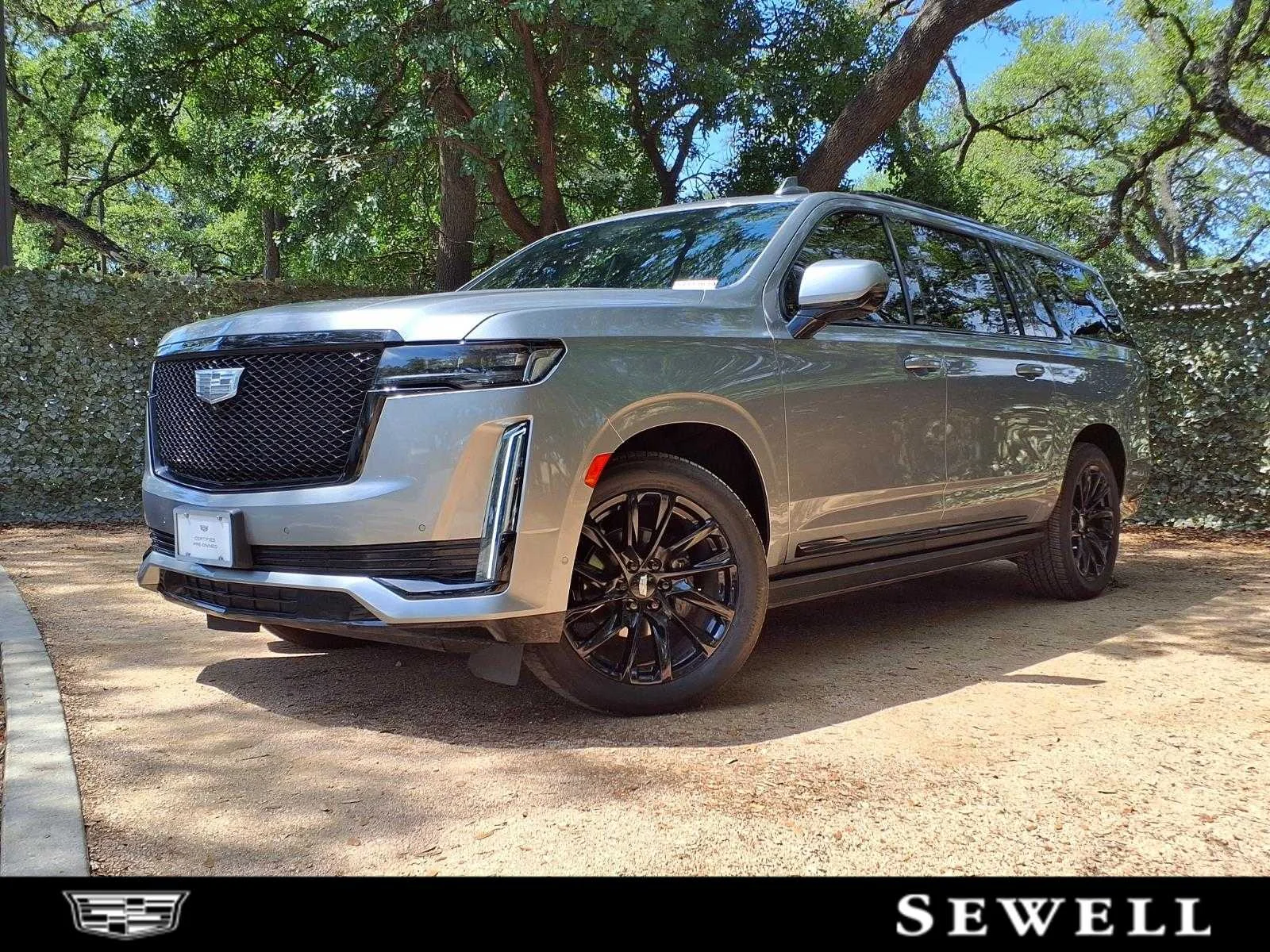 2023 Cadillac Escalade ESV 4WD Sport Platinum's photo
