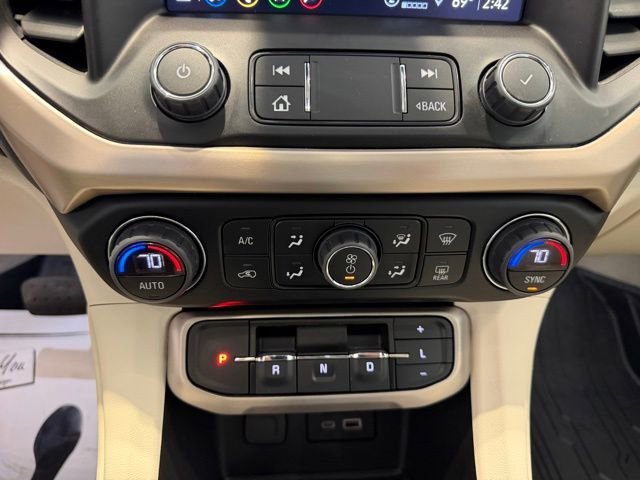 Used 2023 White Frost Tricoat GMC Denali image 30