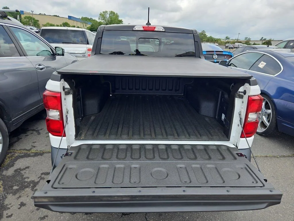 Used 2023 White Ford Lariat image 9