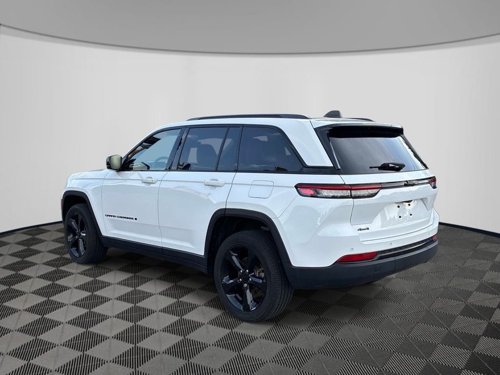 Used 2023 White Jeep Altitude X image 5