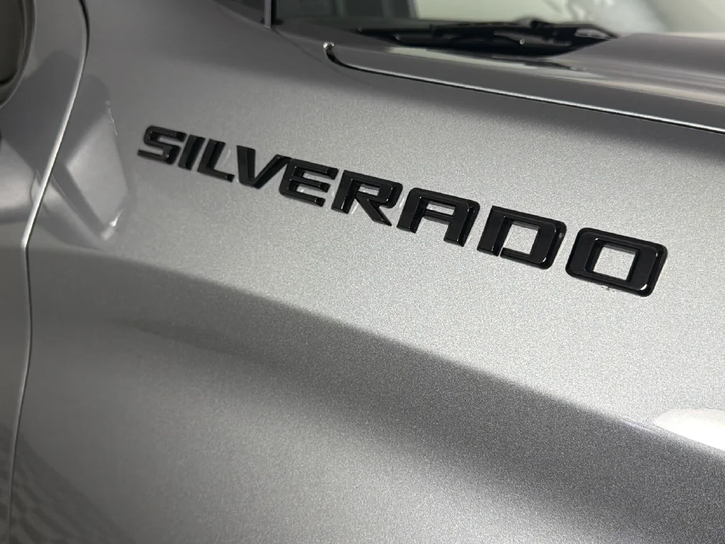 Used 2023 STERLING GRAY METALLIC Chevrolet RST image 39